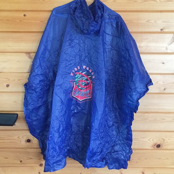 Walt Disney World - Wide World of Sports Poncho - Picture 1 of 5